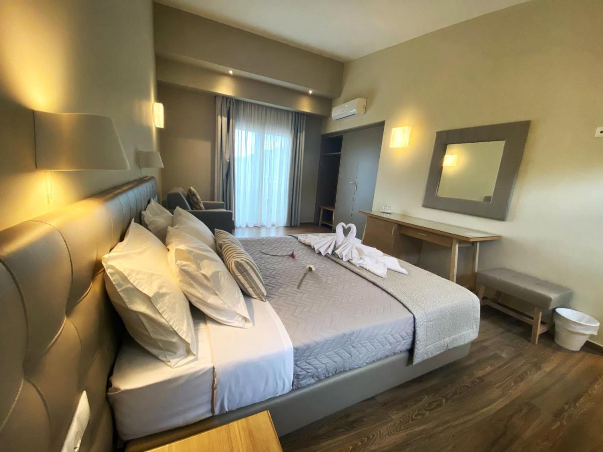Cosmos Hotel Василики Екстериор снимка