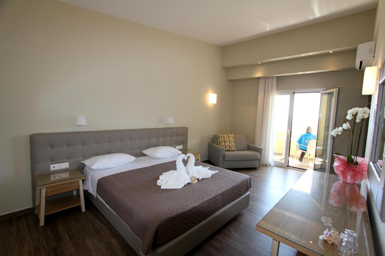Cosmos Hotel Василики Екстериор снимка